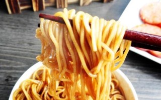 随性拌面，自由搭配（打破传统，享受美食乐趣）