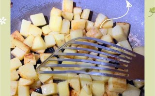 香辣孜然土豆块的做法（麻辣美味，不可错过的佳肴）