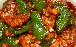 丝瓜青椒炒肉片的做法（健康美味的家常菜/红烧肉的替代品）