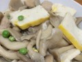 肉丸烩海鲜菇，味蕾的极致享受（一道富有浓郁海鲜香气的佳肴，品尝不同食材的结合之美）