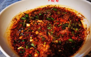 让你欲罢不能的香辣水煮牛肉（重庆特色美食/水煮牛肉的制作方法/香辣鲜美）