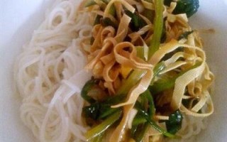 学习如何制作天津素捞面（传承天津美食文化，品尝地道素捞面）