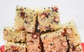 香脆可口的炒米块制作方法（用简单的工具，轻松DIY美食）
