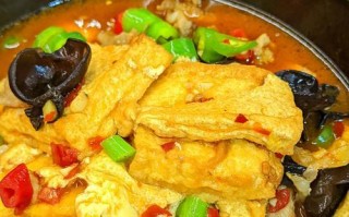美味可口的油煎豆腐（用适当的油和技巧，让豆腐的口感更加细腻和鲜美）