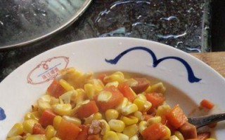 营养美味的肉丁玉米炒饭（用新鲜的材料，制作健康美食）