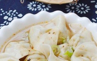 茼蒿鲜肉大馄饨的制作方法（家常美食，营养丰富的健康食谱）
