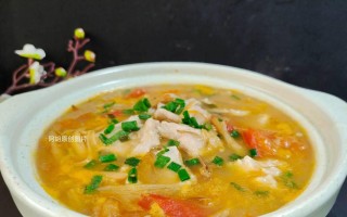 海鲜菇汤的制作方法（以西红柿为基础的美味汤品）