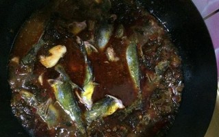 美食分享——油炸黄辣丁的制作方法（做出口感酥脆香辣的黄辣丁，关键在于这个步骤！）