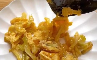 美味早餐的绝佳选择——榨菜煎鸡蛋（用榨菜改变你对鸡蛋的认识）