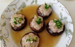 美味香菇酿肉，让你的家庭晚餐更加丰富（香菇+肉=无限美味，尝尝这道下饭好菜吧！）