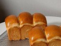 双色黄油面包的制作方法（如何制作口感细腻、色泽漂亮的双色黄油面包）