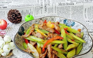 家常美食（美味又健康的家常菜谱，以新鲜乡芹和嫩羊肉为主料，简单易学！）