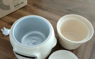 用小熊电炖锅炖出鲜美鸡汤（简单易学的秘诀和步骤/小熊电炖锅/鸡肉/美味/营养）