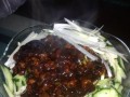 炸肉酱的制作方法（用肉馅和豆酱炸出口感丰富的美味佳肴）