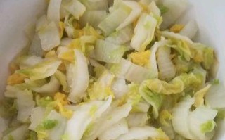双辣炒娃娃菜，口感鲜美爽脆（以娃娃菜为主角，双重辣味的烹调技巧）