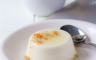 用心制作最文艺的杏仁豆腐（做出口感细腻，颜值满分的文艺杏仁豆腐）