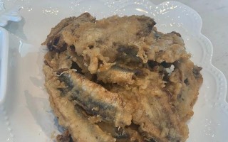 炸小沙丁鱼的做法（如何制作美味可口的炸小沙丁鱼？）