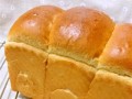 自制中种牛奶吐司（用轻松的步骤制作口感柔软的吐司）