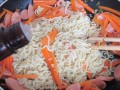 如何制作美味的以什锦方便面（家常小吃美食，美味又简单，方便面必备的做法技巧）