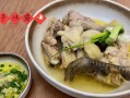 以鲜鸡露滴鸡精的做法（传统口感新体验，鲜美入味的滴鸡精）