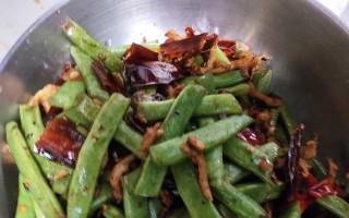 肉末干煸四季豆（香辣美味，家常下饭菜）