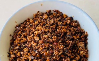 用香菇酱炒出美味的饭菜（做法简单易学，营养丰富可口）