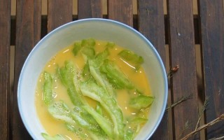 香菜吻仔鱼煎蛋的制作方法（用上这个秘诀，让您的煎蛋更美味）