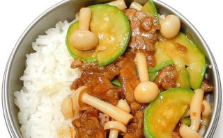 美食天地——肉片西葫芦（清爽美味，家庭必备！）
