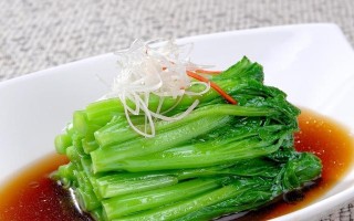 美味营养蒜蓉菜芯的做法（健康美食不可错过，以蒜蓉为主角的菜芯做法）