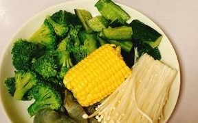 夏日养生大拌菜，让你健康又美味（清凉爽口，多种食材搭配，营养丰富）