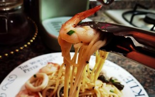 美味虾仁炒意面（简单易做，口感鲜美）