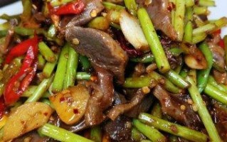 爆炒郡肝——美味又营养的家常菜（家常菜谱分享，做法简单易学）