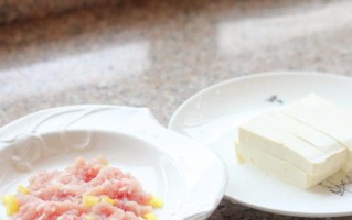 蒜蓉白水蛋的做法大揭秘（简单易学，让你轻松做出美味可口的蒜蓉白水蛋）