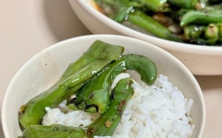 学会这招，炸出一锅香辣青椒！（家常炸青椒的做法详解，美味不用等！）