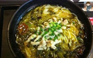 酸菜肉末面，浓香味美！（以酸菜为基调，肉末为点缀的经典面条。）