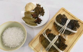 盐焗毛蟹的做法（香气四溢，味道鲜美，诱人食欲）