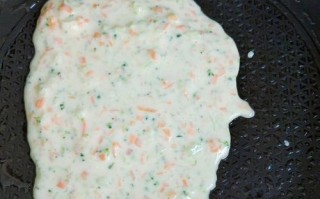 以西兰花小饼为主角的美食教程（用新鲜的西兰花，做出健康又美味的小饼）