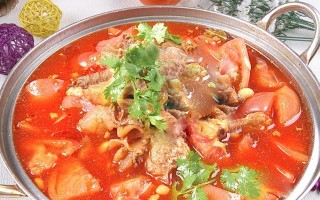 舌尖上的滋味——以西红杮炖牛腩的制作方法（一道养生美食，教你简单做出色香味俱佳的炖牛腩）