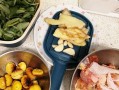 板栗焖田鸡的美味做法（嫩滑多汁，营养美味的农家菜肴）