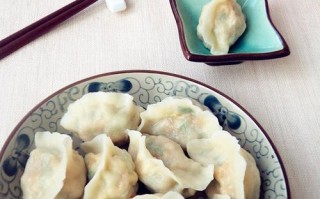 教你制作美味猪肉小葱饺子（从制作饺子皮到搭配调料全面掌握制作技巧）