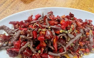蒜薹煸牛肉丝的做法（家常菜谱，美味又营养）