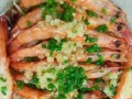 蒜香海虾的做法（浓香四溢，鲜美可口的美食佳肴）