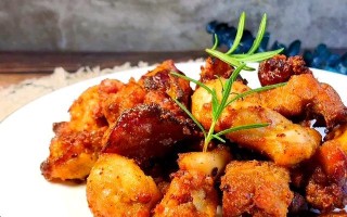 休闲小吃★香酥炸鸡块的做法（如何制作口感鲜美、香气扑鼻的炸鸡块）