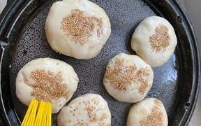 糖烧饼，传统美食的魅力（探索传统美食的制作技艺，为您呈现口感丰富的糖烧饼）