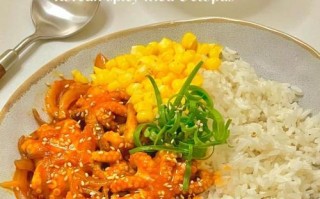 章鱼丸炒青辣椒的做法（一道简单美味的家常菜）