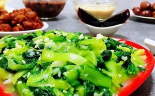 教你做口感鲜美的蒜蓉小白菜（清爽可口的家常菜，带来健康味蕾享受）