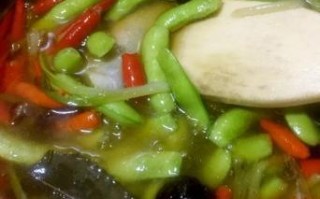 五香煮毛豆，美味清爽（用简单的方法，制作出美味爽口的毛豆佳肴）