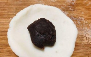 手工制作山药糕豆沙馅，让味蕾在口中绽放（用自然食材，做出甜蜜的口感）