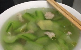 美味佳肴丨肉片丝瓜的绝佳搭配（清淡好口感的健康料理，肉片与丝瓜的完美融合）