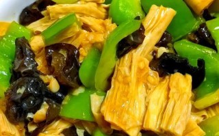 素食美味——素炒腐竹（一道简单易做的素菜，营养丰富又美味，让你越吃越健康！）
